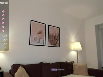 webcam girl intrigueeme live cam image #1637364