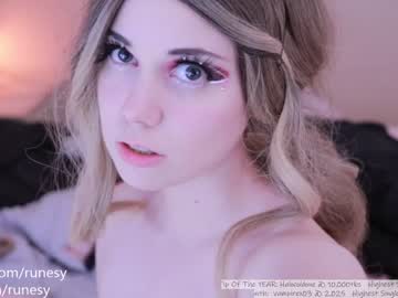 webcam girl runesy live cam image #2811297