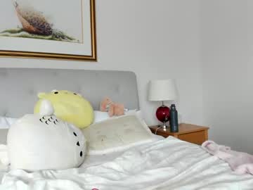 webcam girl clairebabyy1 live cam image #9061474