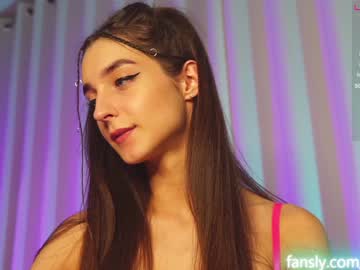 webcam girl angels_kiss live cam image #2981376