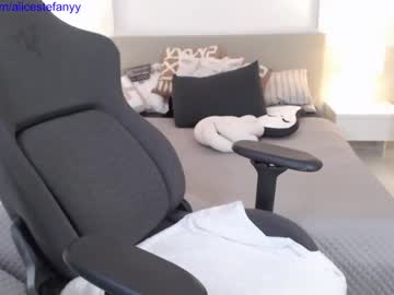 webcam girl smileyouarehere live cam image #8735856
