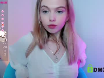 webcam girl small_blondee live cam image #4563815