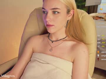 webcam girl mia_milagros live cam image #10239015
