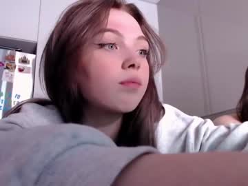 webcam girl small_blondee live cam image #2375498