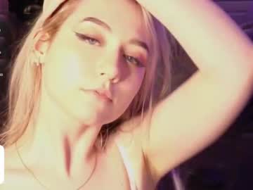 webcam girl owlluree live cam image #9265406