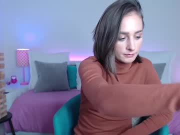 webcam girl holihurricane live cam image #820569