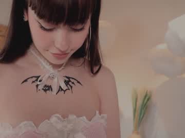 webcam girl ella_knockers_xl live cam image #2179834