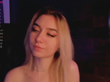 webcam girl yolandabertha live cam image #4283816