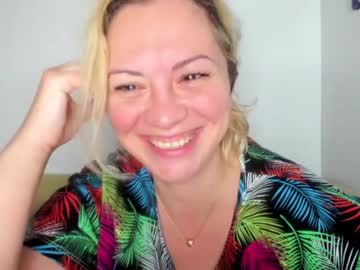 webcam girl kiradivine live cam image #4157260
