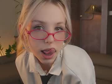 webcam girl gladyshankins live cam image #12251099