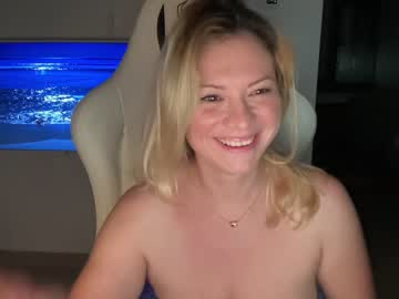 webcam girl kiradivine live cam image #3267261