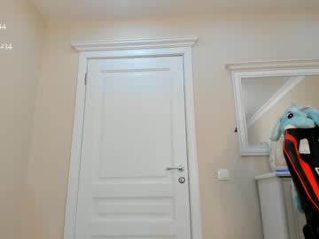webcam girl emma_clarc live cam image #4123207