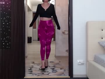 webcam girl carmela_fox live cam image #8185423