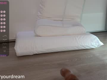 webcam girl dovia live cam image #2985427