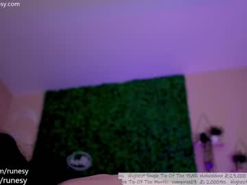 webcam girl runesy live cam image #7856395