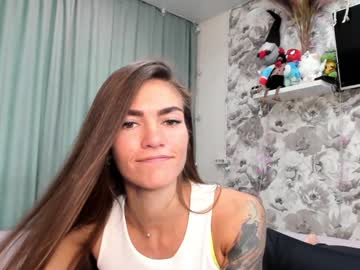 webcam girl joconda live cam image #10089937