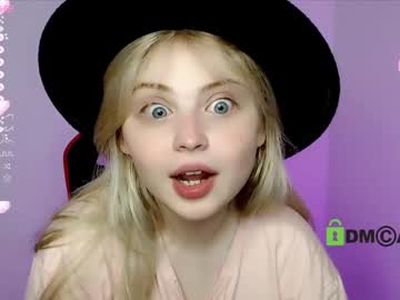 webcam girl shy_blondiee live cam image #5218681