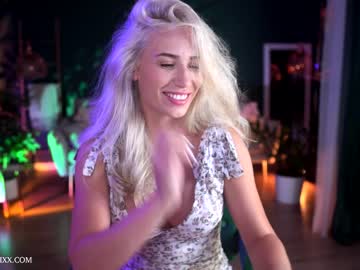 webcam girl provocatrixx live cam image #3929160