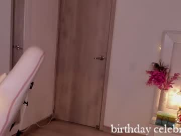 webcam girl scarlett__baker live cam image #5474694