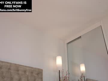 webcam girl camilitasu live cam image #12740423