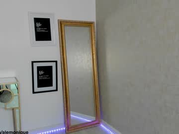 webcam girl moniqueeass live cam image #9708725