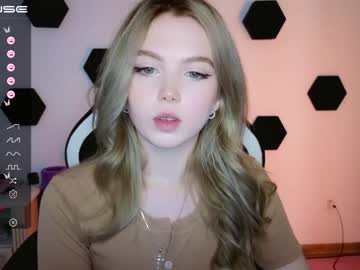 webcam girl small_blondee live cam image #6203528