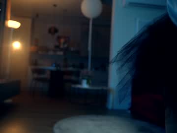 webcam girl artmosphera live cam image #9562675