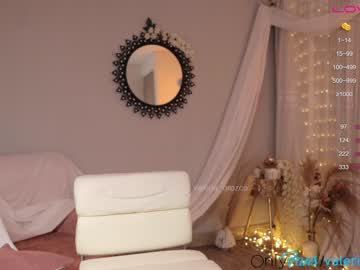 webcam girl valeria_orozco live cam image #6029818