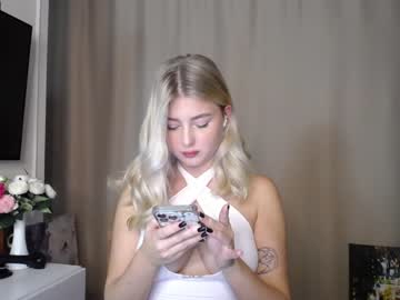 webcam girl cute18cute live cam image #7319645