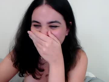 webcam girl gia_is_horny live cam image #7800015