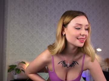 webcam girl ella_knockers_xl live cam image #9994070