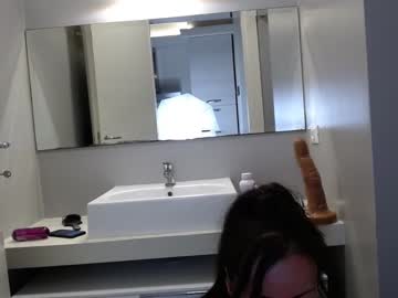 webcam girl imoan_uen_suk live cam image #699849