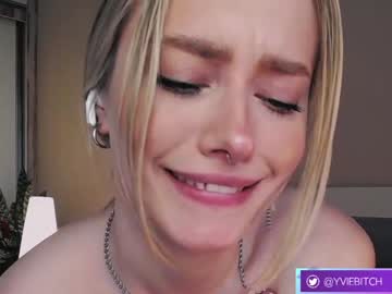 webcam girl _yvie_ live cam image #5424202