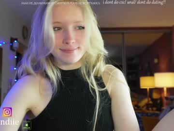 webcam girl bestblondiiecb live cam image #5807842