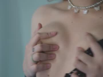 webcam girl blow_bell live cam image #8680733
