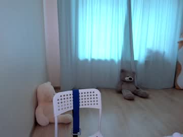webcam girl yana_squrel_22 live cam image #2641125