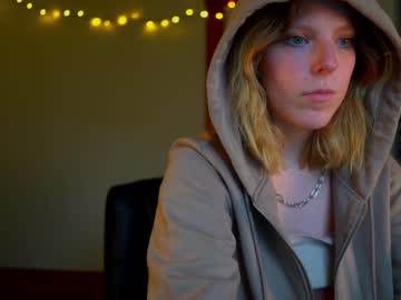 webcam girl crimsonxrapture live cam image #1898053