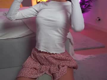 webcam girl emma_land live cam image #8545268