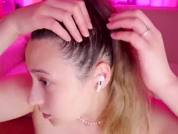 webcam girl aveksmr live cam image #10493610