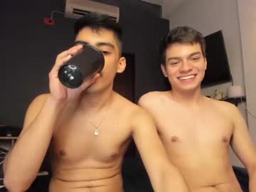 webcam man born2pizzaa live cam image #5945092