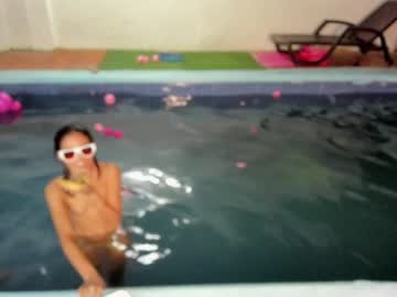 webcam girl veroniqe_lounge live cam image #751095