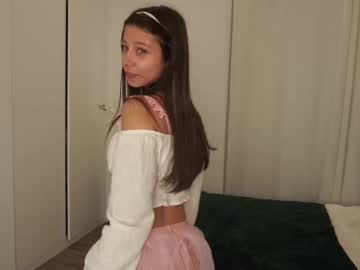 webcam girl miarouxie live cam image #12866211