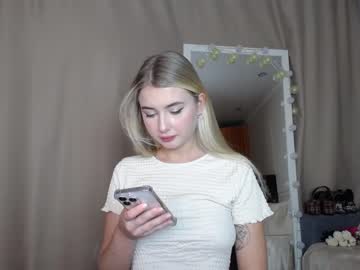 webcam girl cute18cute live cam image #3387749