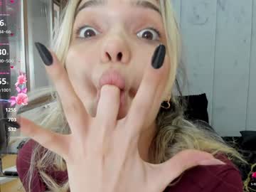 webcam girl sassyt33n live cam image #12605173