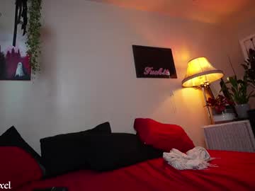 webcam girl lilypixel live cam image #12934725