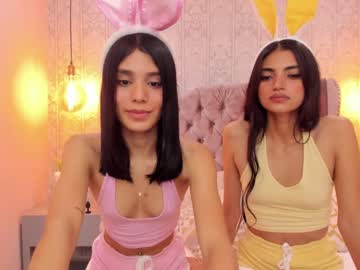 webcam girl veroniqe_lounge live cam image #1868366