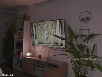 webcam girl annie_dreams live cam image #12887489