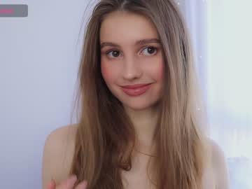 webcam girl fluffy_angel live cam image #9455458