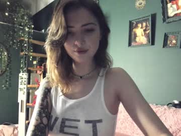 webcam girl bmwm5f90 live cam image #11574061