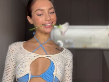 webcam girl cuteelsa_ live cam image #10090081